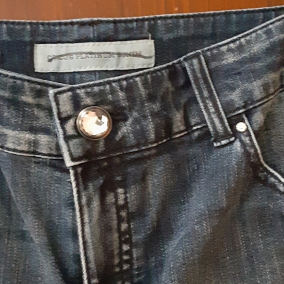 Chico's  Platinum  Denim Women.  Siz 1 - Picture 5 of 8
